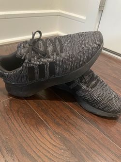 Adidas Knit Low-Top Sneakers size 7