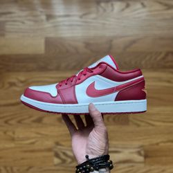 Jordan 1 Low Sz 13 Cardinal Red / Curry White 