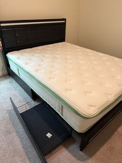 Queen Bed Frame with 12inch Mattress included   Estructura de cama Queen con colchón 12inch incluido