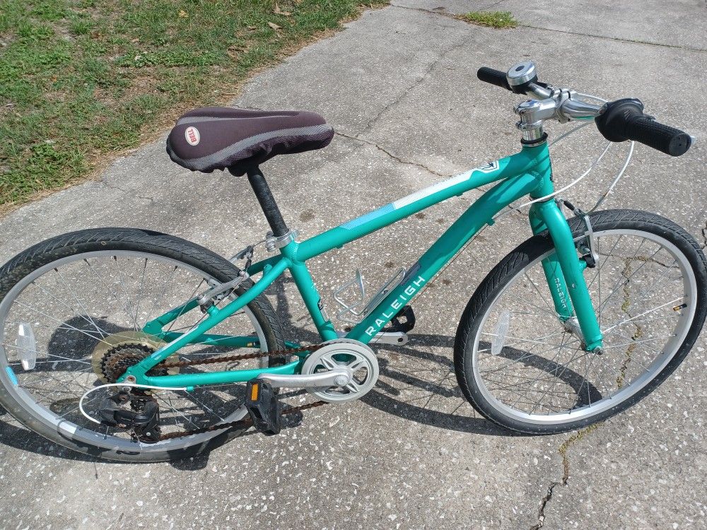Raleigh Alysa 24 Hybrid Bike Bicycle with 24" Tires M Frame Ready To Ride - $60 FIRM
