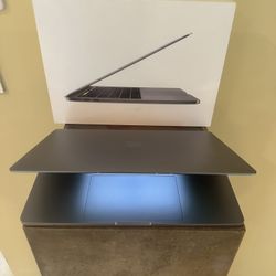 2019 Macbook Pro 13 Touchbar 1.4/8GB/256GB Storage