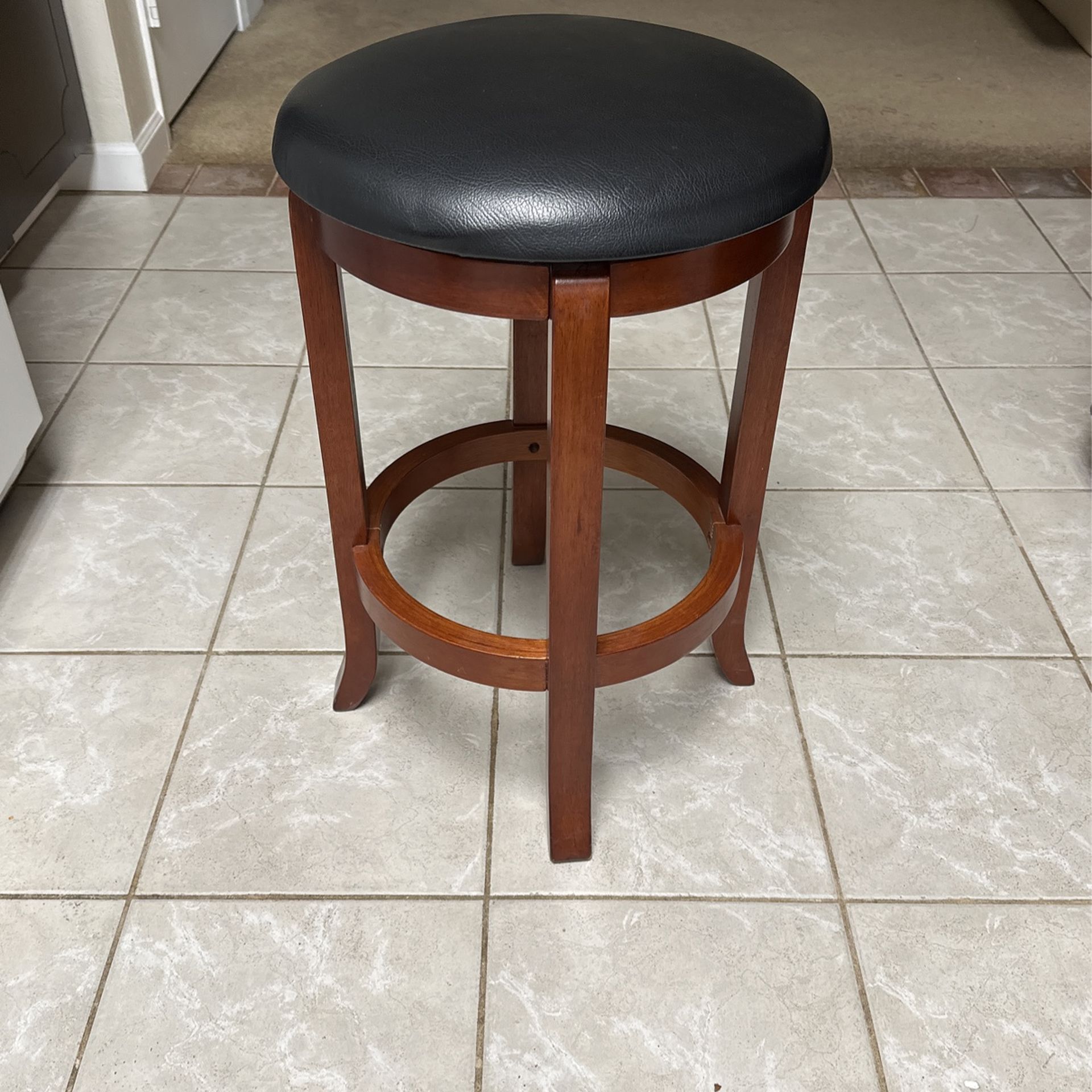 2 Rotating Small Stool