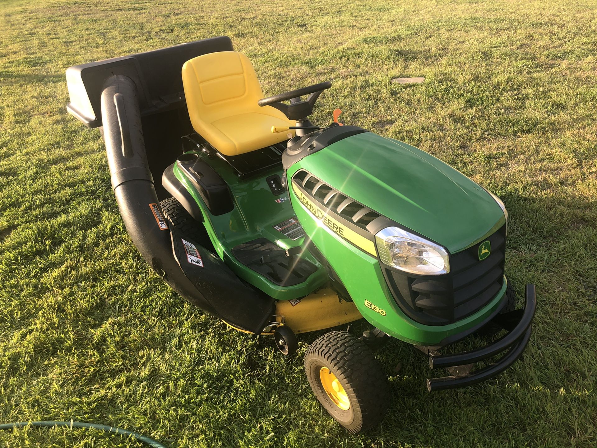 John Deere E130