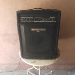 Ultrabass BEHRINGER BXL3000 AMP