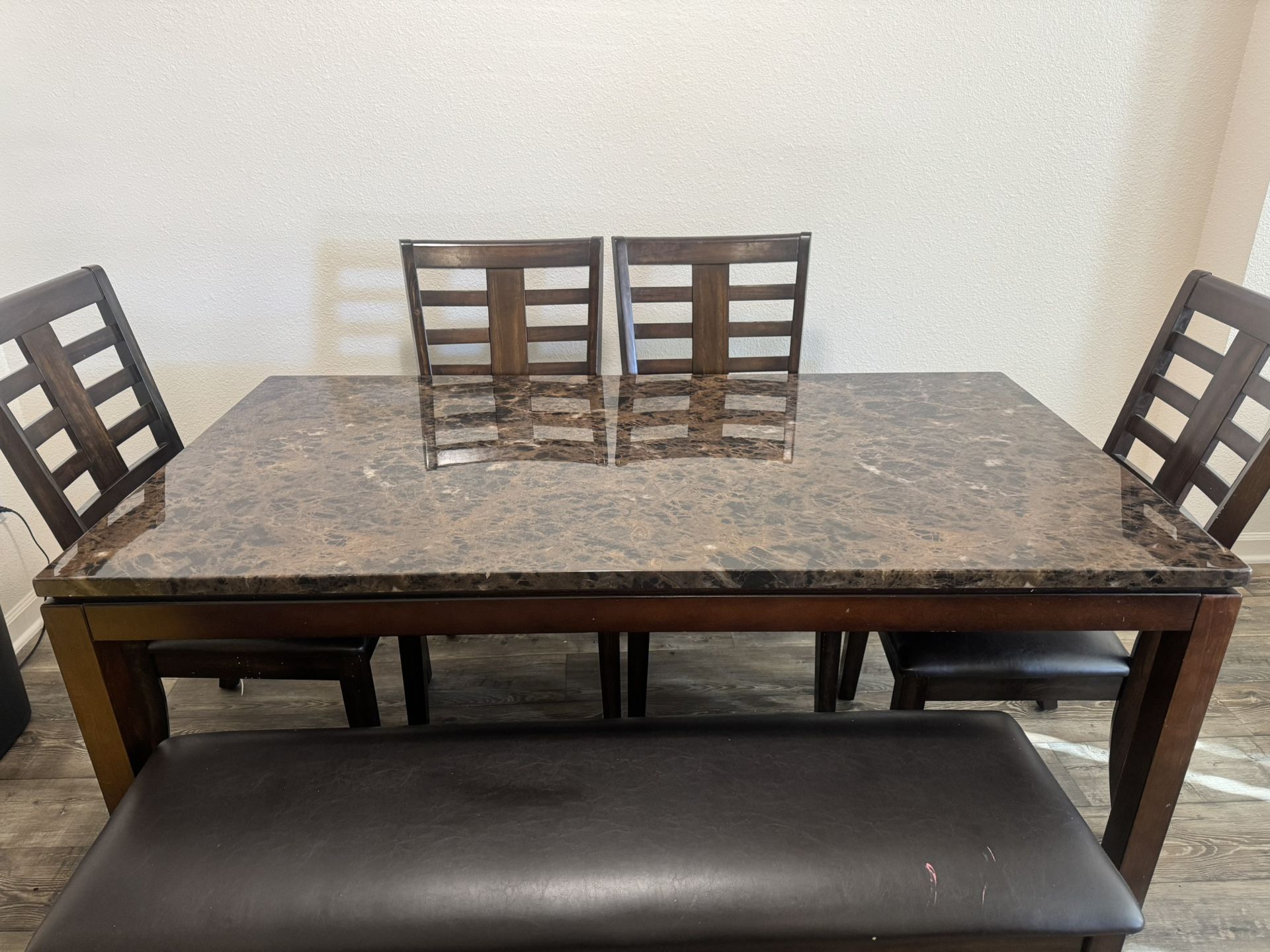 Dining Table, Chairs & Bench
