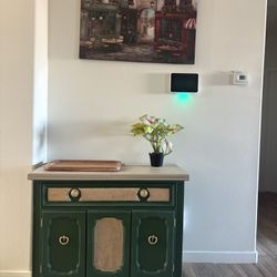 Beautiful Vintage-Style Console / Sideboard Table