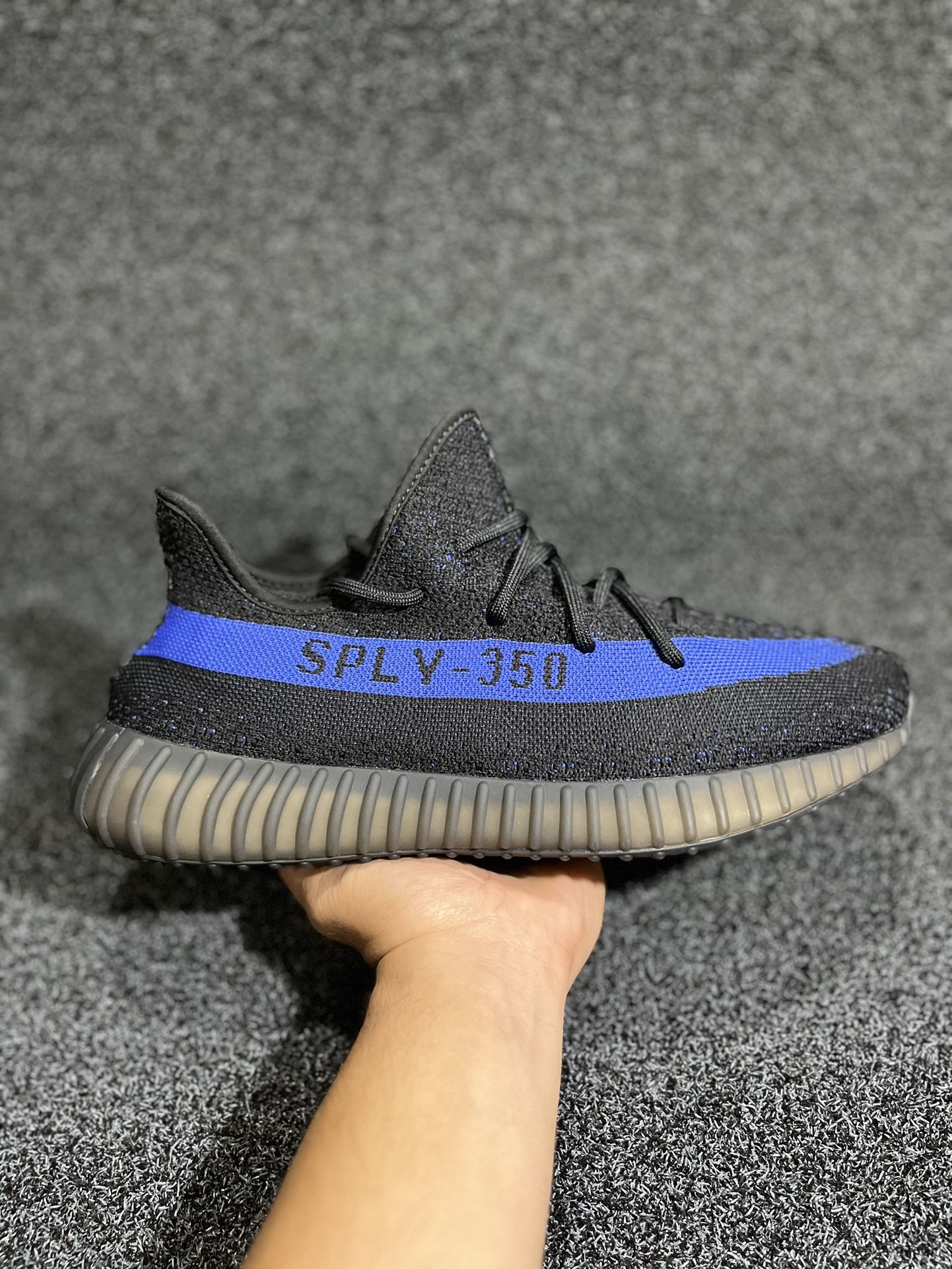 Yeezy 350 Dazzling Blue 