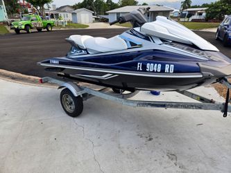 2017 YAMAHA VX DELUXE JETSKI