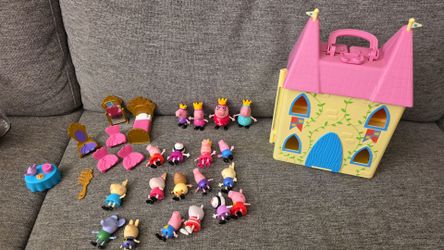 Peppa pig house and toys