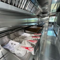 Food Truck For Sale 18 Feet Year 2010