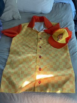 Costume pizza delivery man