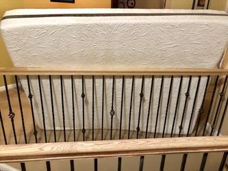 Queen mattress in great condition!