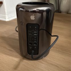 Apple Mac Pro 32 GB Tower - Late 2013