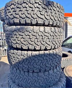 265/70/17 Bfgroodrich Selling a set of 4 tires in excellent condition 🫡