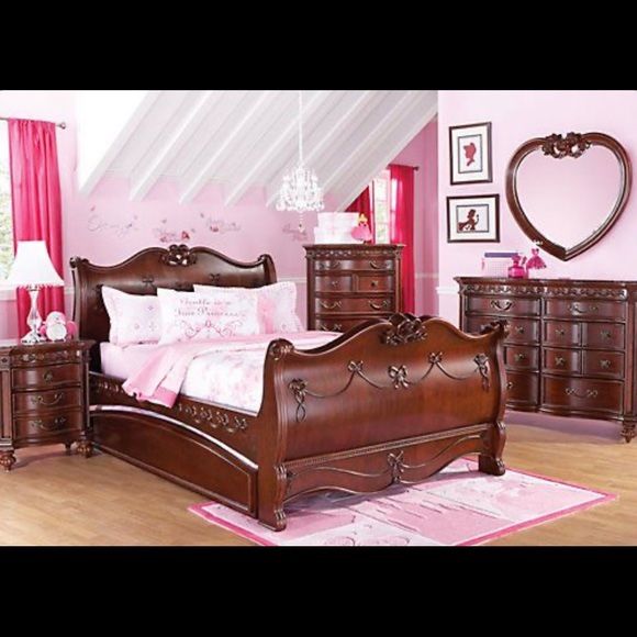 Bedroom Set - Rooms to Go Disney Princess Bell Cherrywood