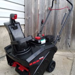 Legend Force - Briggs And Stratton 18" Inch Single Stage Gas Snowblower With Easy Chute Control 