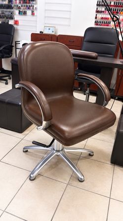 Styling Chair