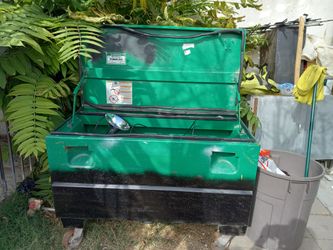 Green Leaf Storage Box