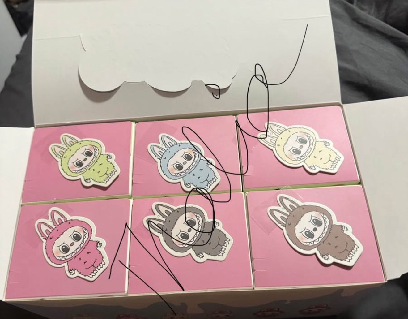 LABUBU THE MONSTER MACARON SET