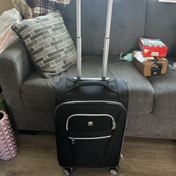 Swiss Gear Carry On Suitcase 
