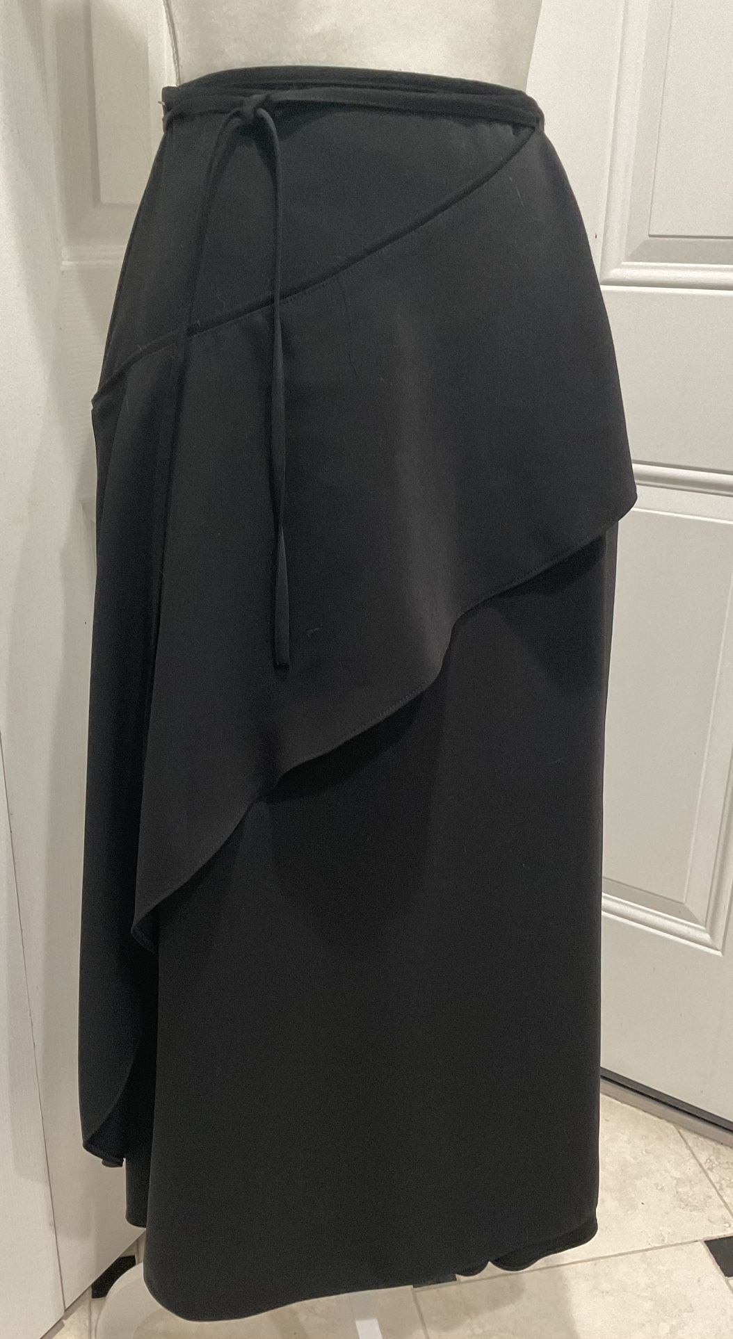 KENZO Paris Black Midi Quality Polyester Lined Diag. Ruffled Skirt, 10/40EU