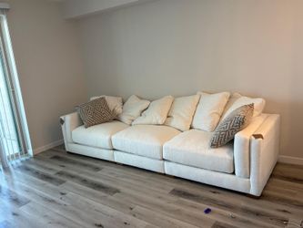 Baelish 3 pc modular fabric sofa from Macy’s bought in August 2025, pvp almost 4k$