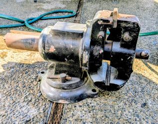 Heavy duty vice and sledge hammer $50