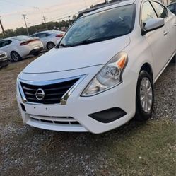 Nissan Versa Sv 2015