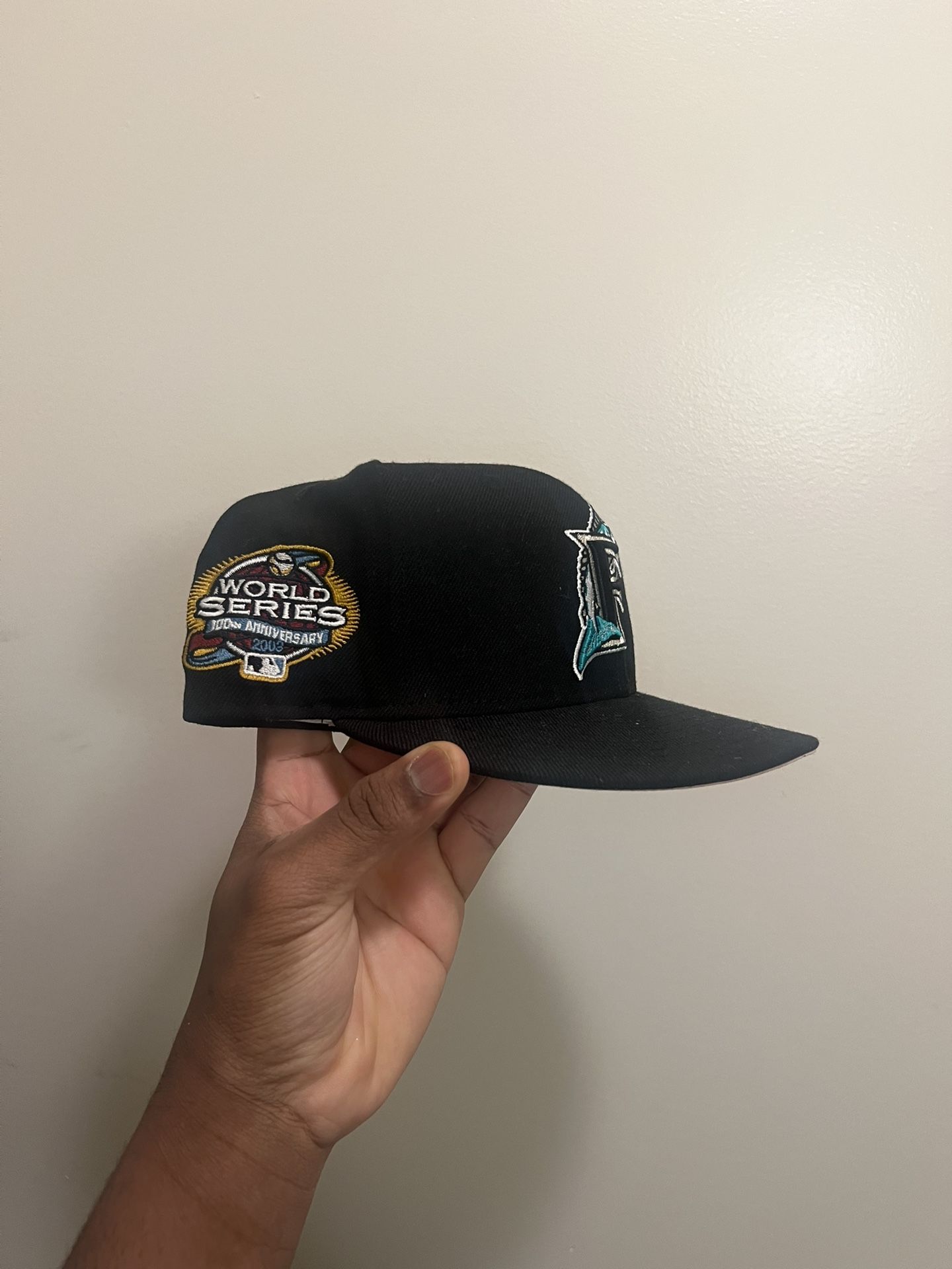 fitted hat