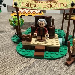 Lego Bilbo Baggins Birthday Celebration 10354