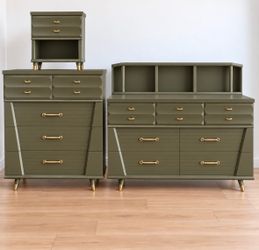 Vintage Queen MCM Set