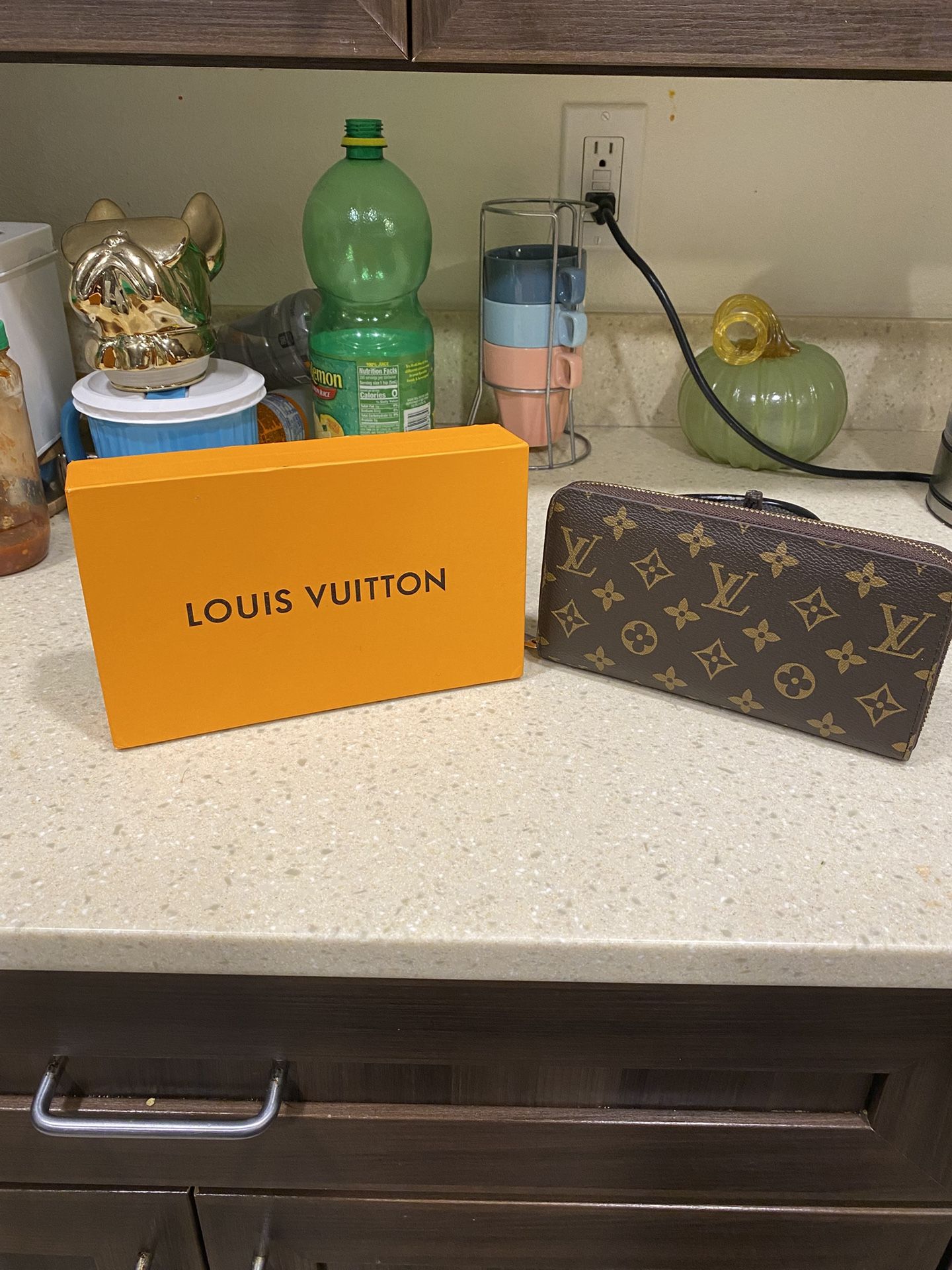 Louis Vuitton Zippy Wallet *Email Receipt*