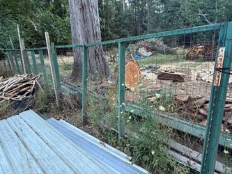 4’ x 10’ panels with 2x4 fencing