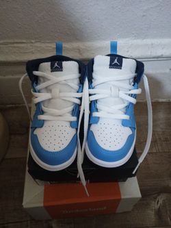 Jordans 1 MID (TD) size 9c