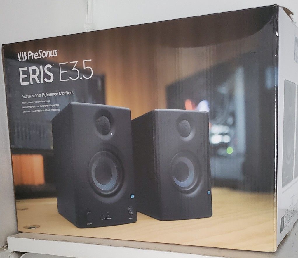 2 months old!!!!Presonus studio monitor pair with M-audio usb audio interface