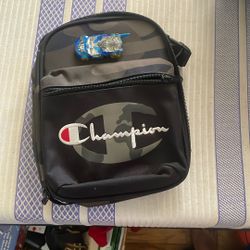  Champion camo lunch box with cool Hot Wheels car