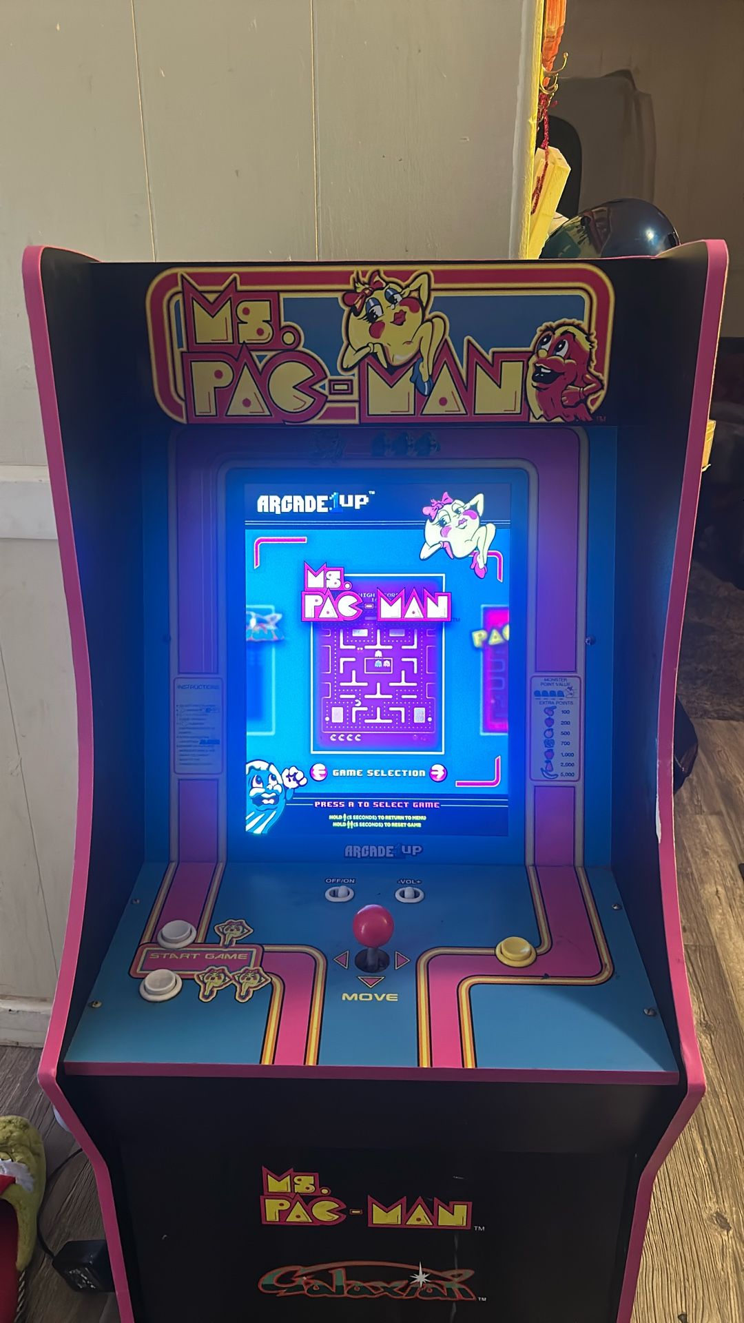 Pac-Man Arcade Machine