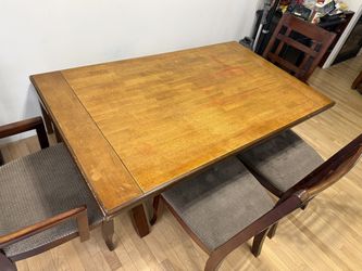Dining table & 6 chairs