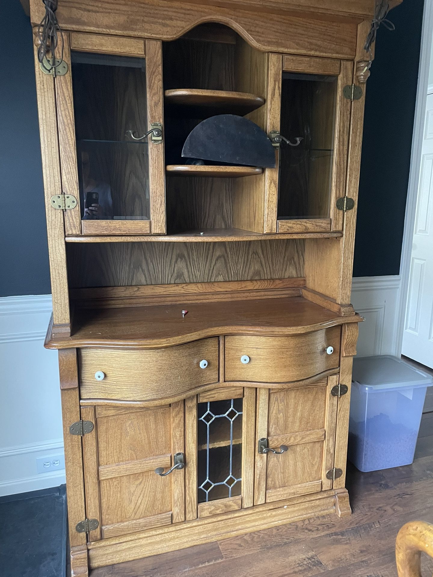 Pulaski Keepsake Collection Golden Oak Buffet With China Cabinet Hut