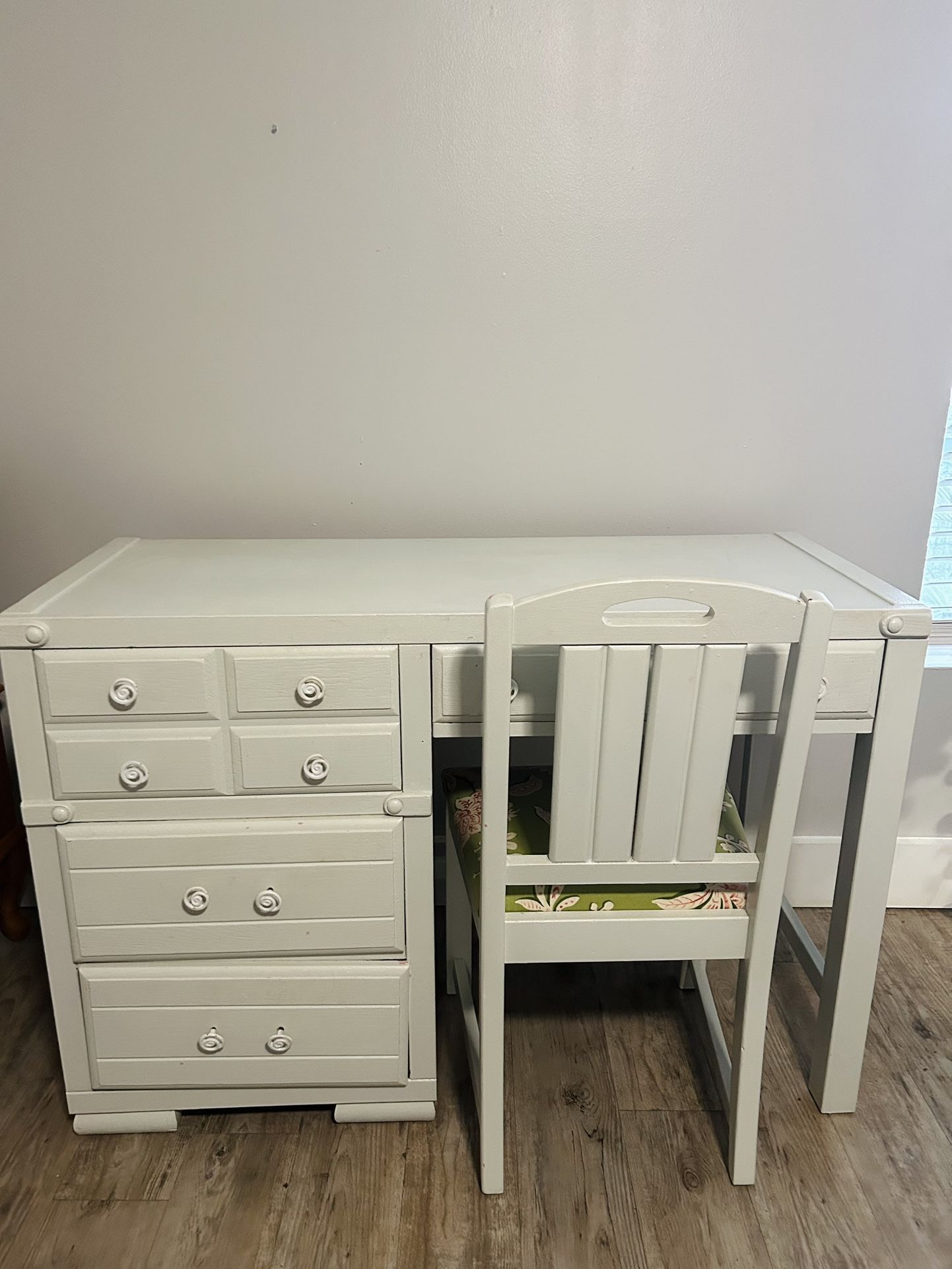 Desk Or Vanity With Chair