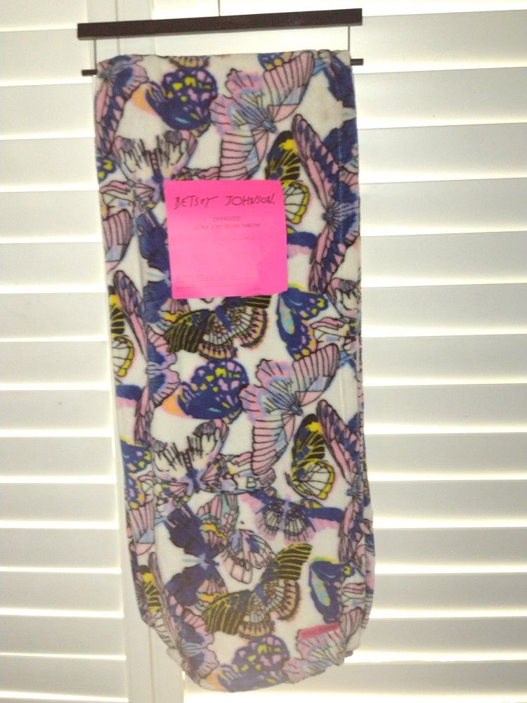 Betsey Johnson Oversized Plush Throw Blanket
