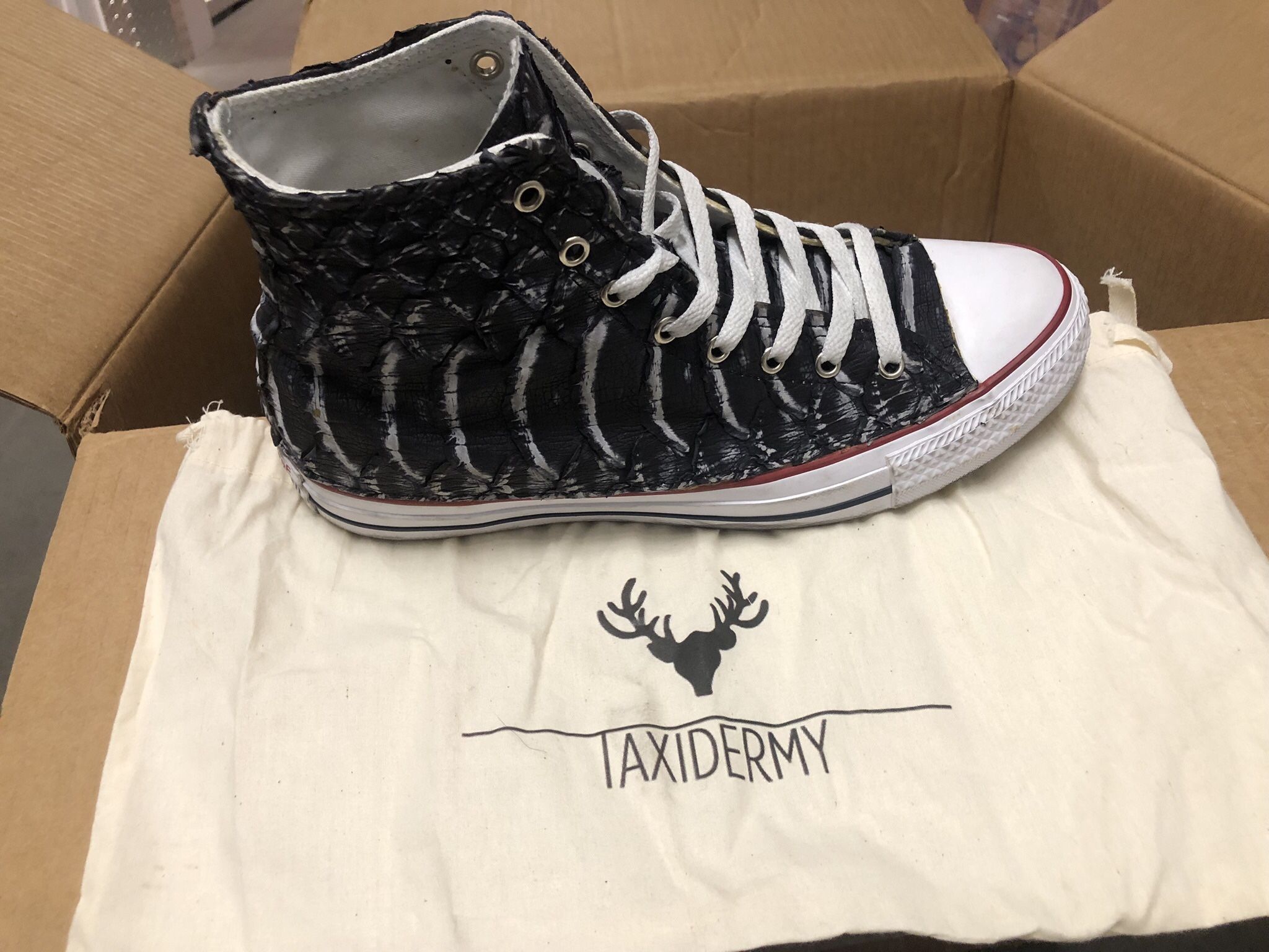 Converse Custom Handmade DragonPython 1/1 Only …Shoes Men’s 7/WO’s 9