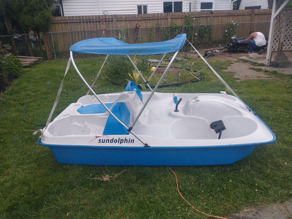 Sun Dolphin Sun Slider Peddle Boat