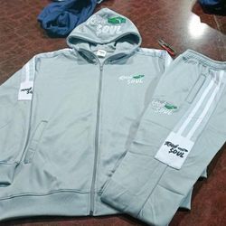 Sizes 2x, 3x $100 mens rich$oul sweatsuit hit me 🔥🔥✅‼️