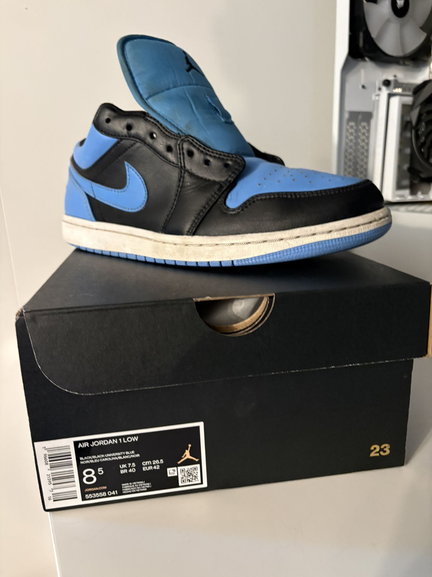 Jordan 1 Low 8.5