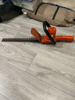 Black & Decker Doubled Insulated 16” Shrub  & Hedge Trimmer