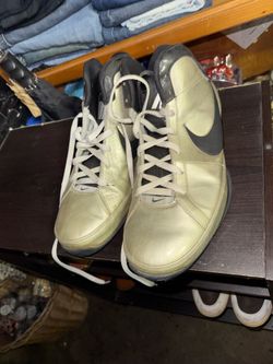 Men’s Nike size 11