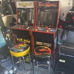 Arcade Pac-Man And Mortal Combat 