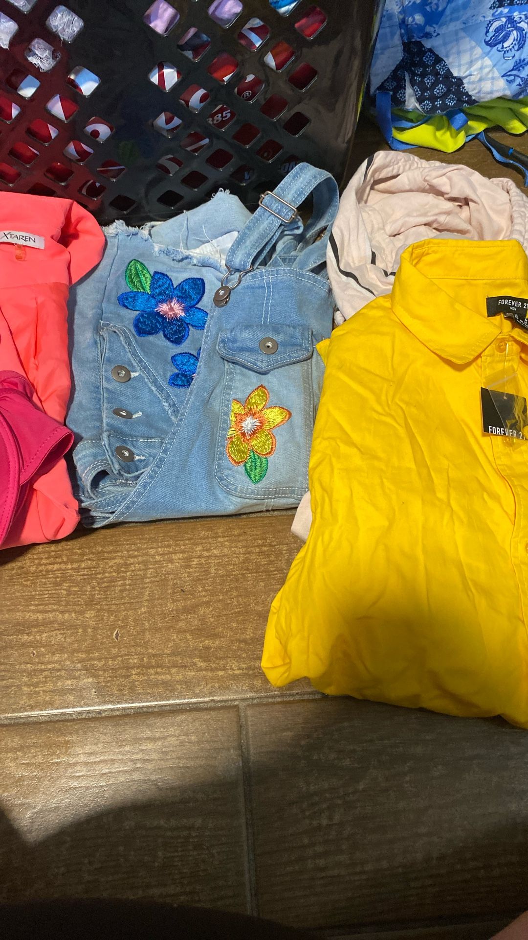 Women’s Clothing Lot