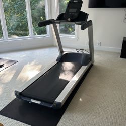 Precor Treadmill – Needs Service